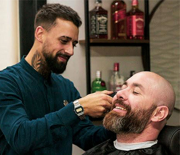 Club House Barbershop: arte da estética masculina